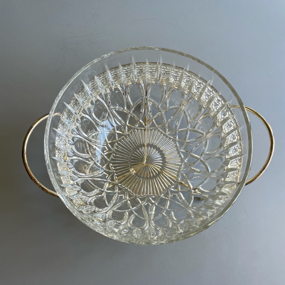 EUC Glass Serving Bowl with Stand